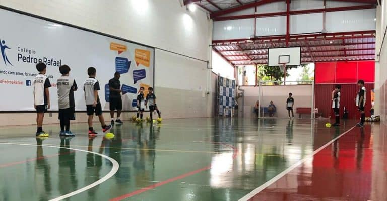 Escola de Futebol Bate Fácil - Colégio Pedro e Rafael